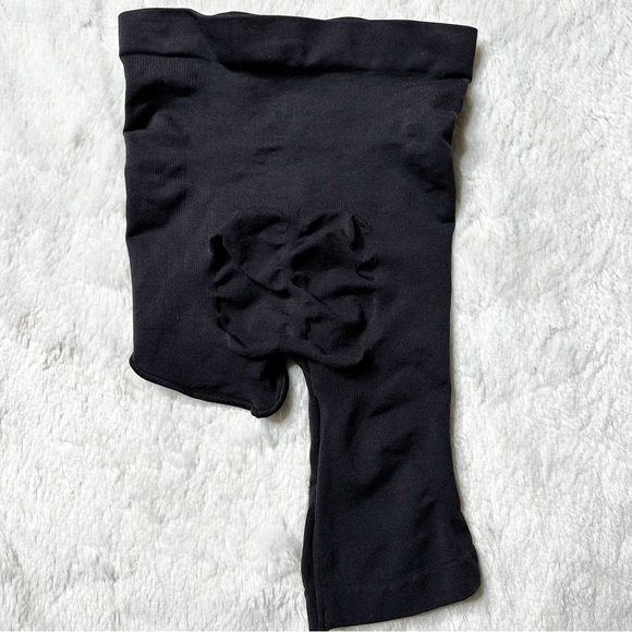 NEW Skims Seamless Sculpt Solution Short Left Leg Exposed Onyx Women’s XXS/XS - Picture 2 of 8